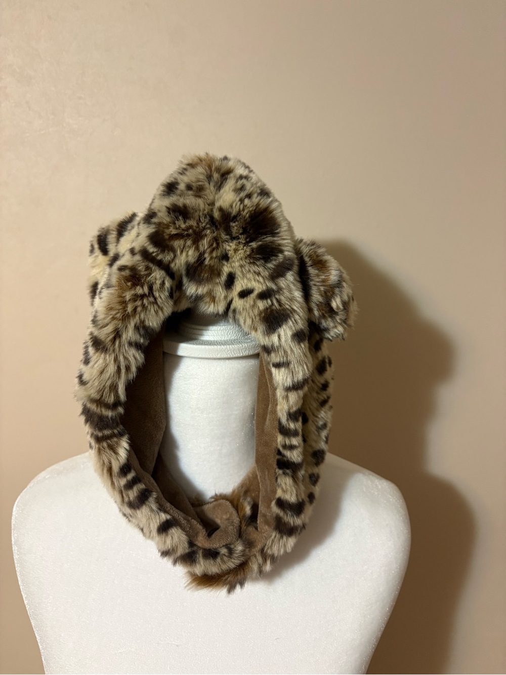 NWT Eskimo Kids Beanie Tobaggan Faux Fur cheetah Girls